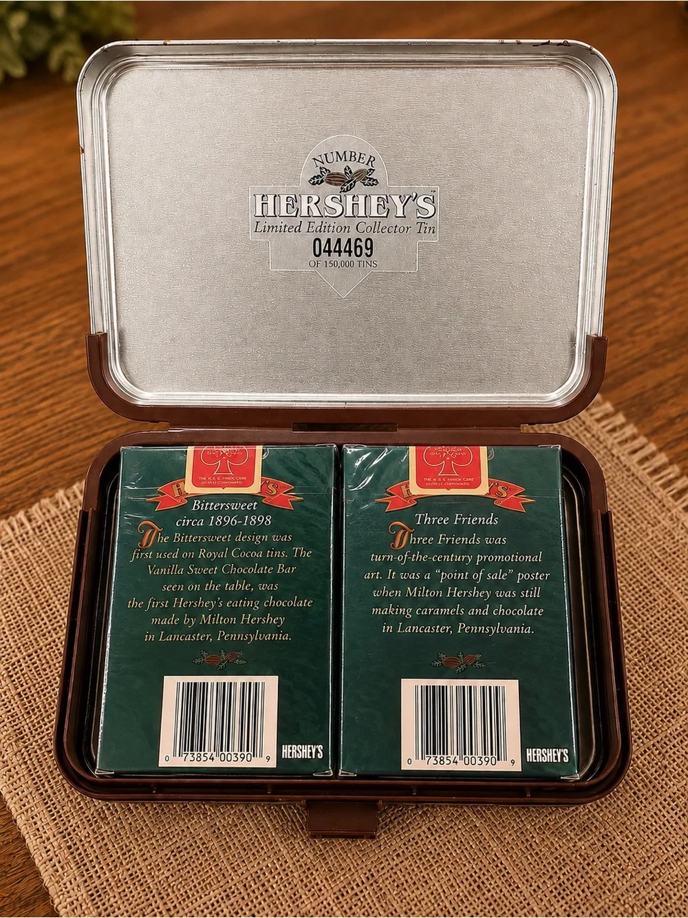 NWT Limted Edition Hershey’s collectible tin with unopened playing cards